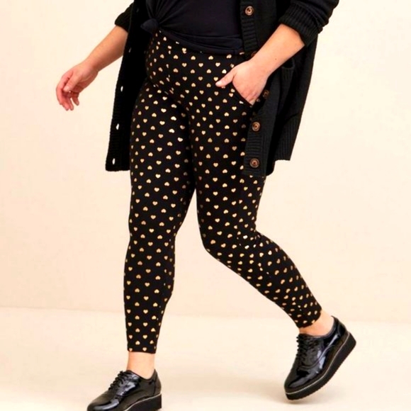 ❤️NWT VINTAGE TORRID LEGGING - POCKETS GOLD HEART PRINT - BLACK - PLUS SIZE - Picture 1 of 11